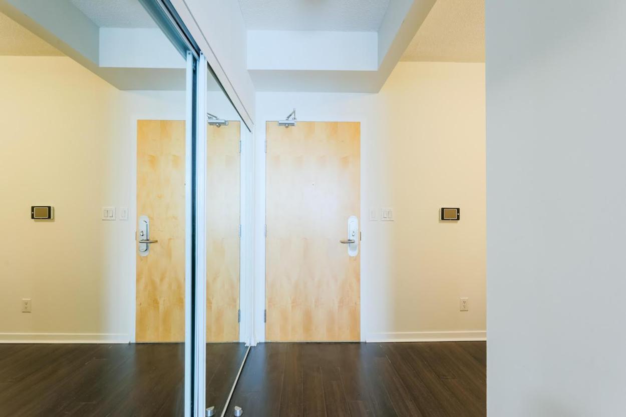 Skyline Elegance Condo تورونتو المظهر الخارجي الصورة